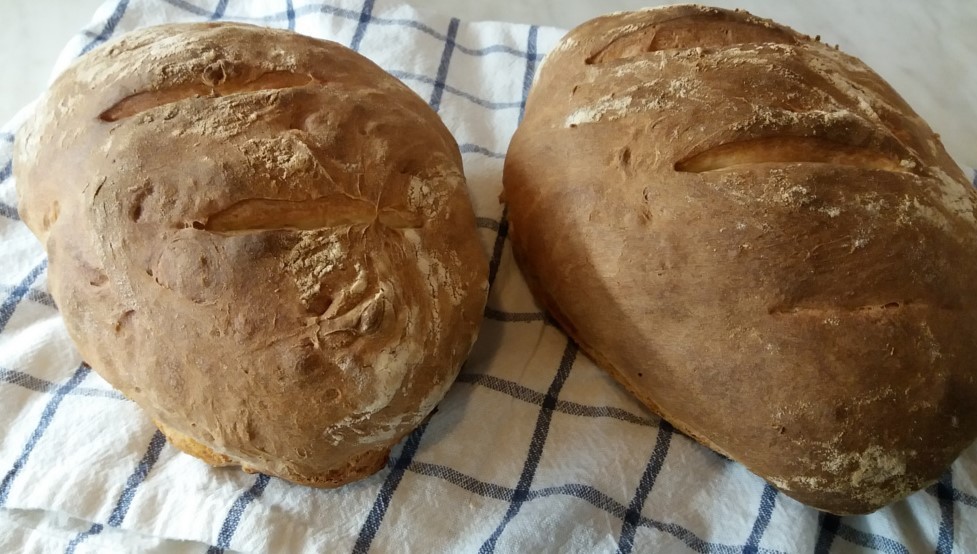 2 darab fehér kenyér